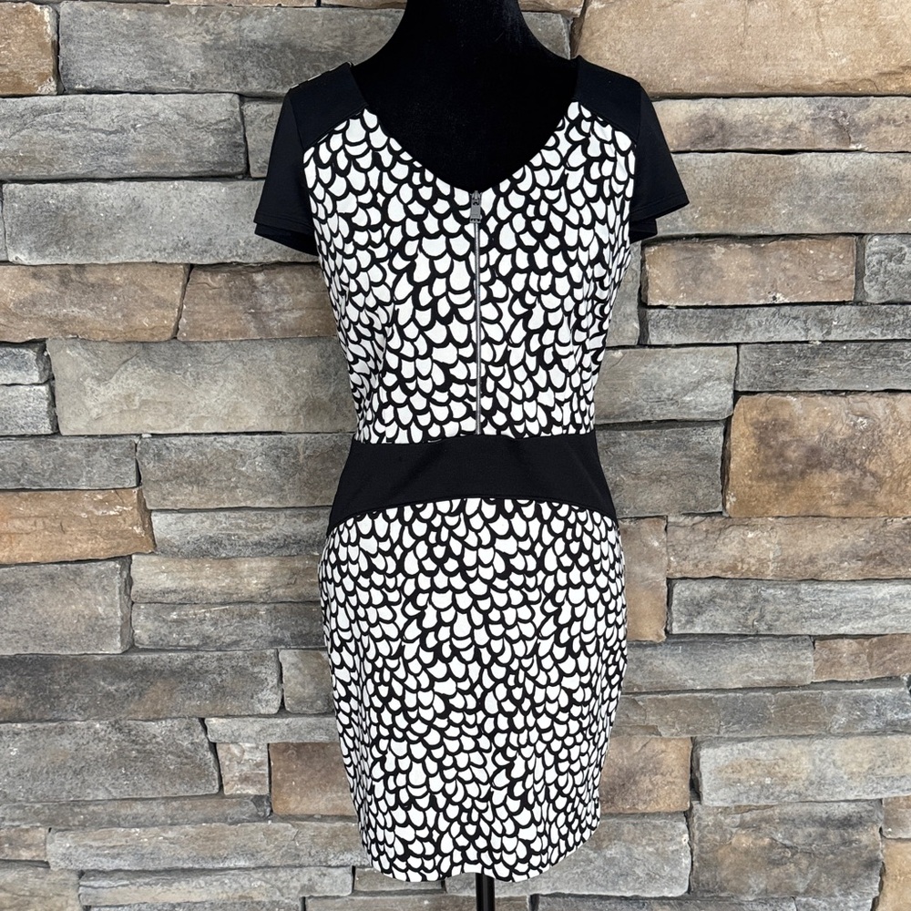 MARC NY BY ANDREW MARC Black and White Scalloped Sheath Dress